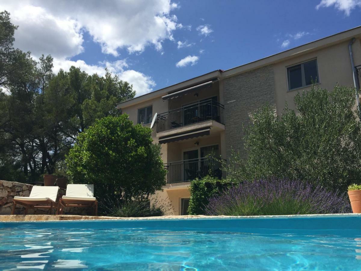 Vila Familia Hvar Vrboska Exterior foto